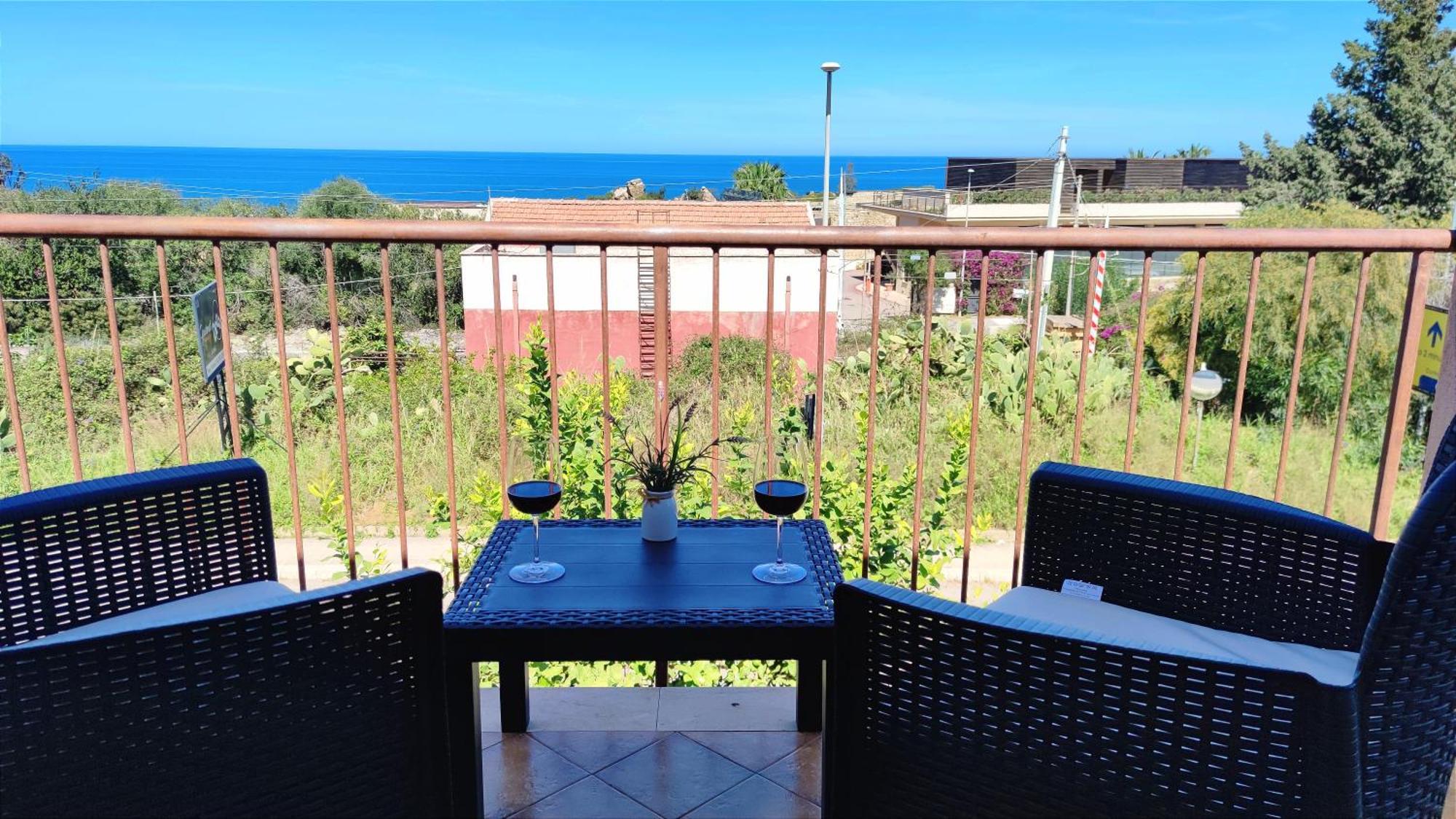 شقة Casa Delle Camelie تْشيفالو المظهر الخارجي الصورة